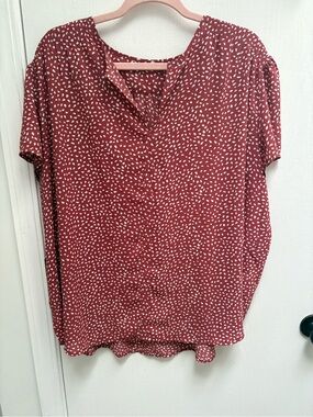 Relaxed Red Printed Split-Neck Blouse